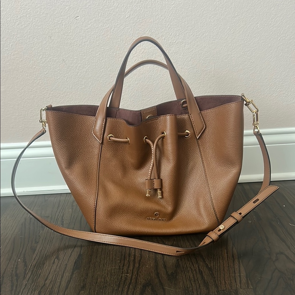 Michael Kors Bucket Bag